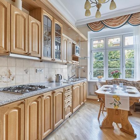Villa Deluxe Apartments Карлови Вари Екстериор снимка