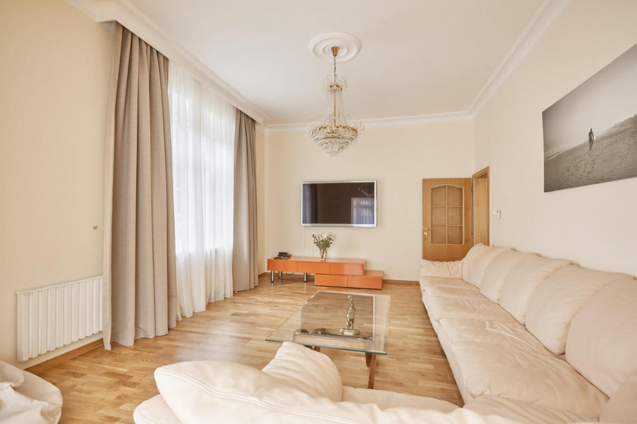 Villa Deluxe Apartments Карлови Вари Екстериор снимка