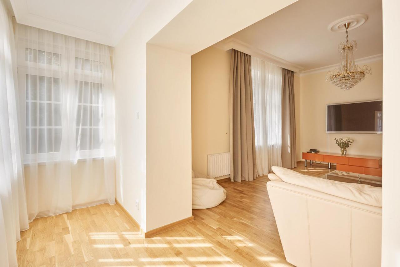 Villa Deluxe Apartments Карлови Вари Екстериор снимка
